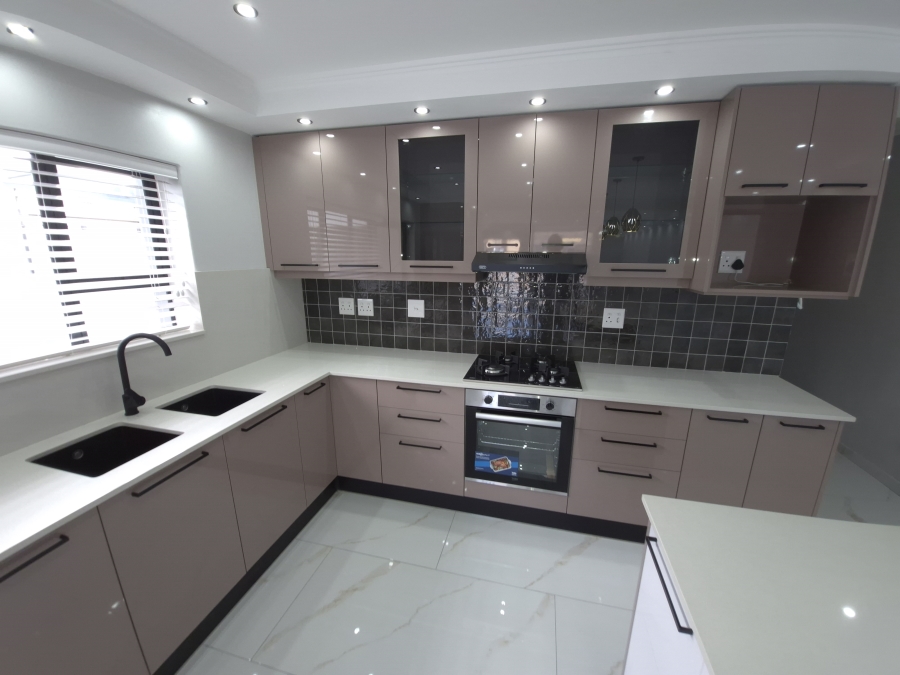 To Let 3 Bedroom Property for Rent in Rylands Western Cape